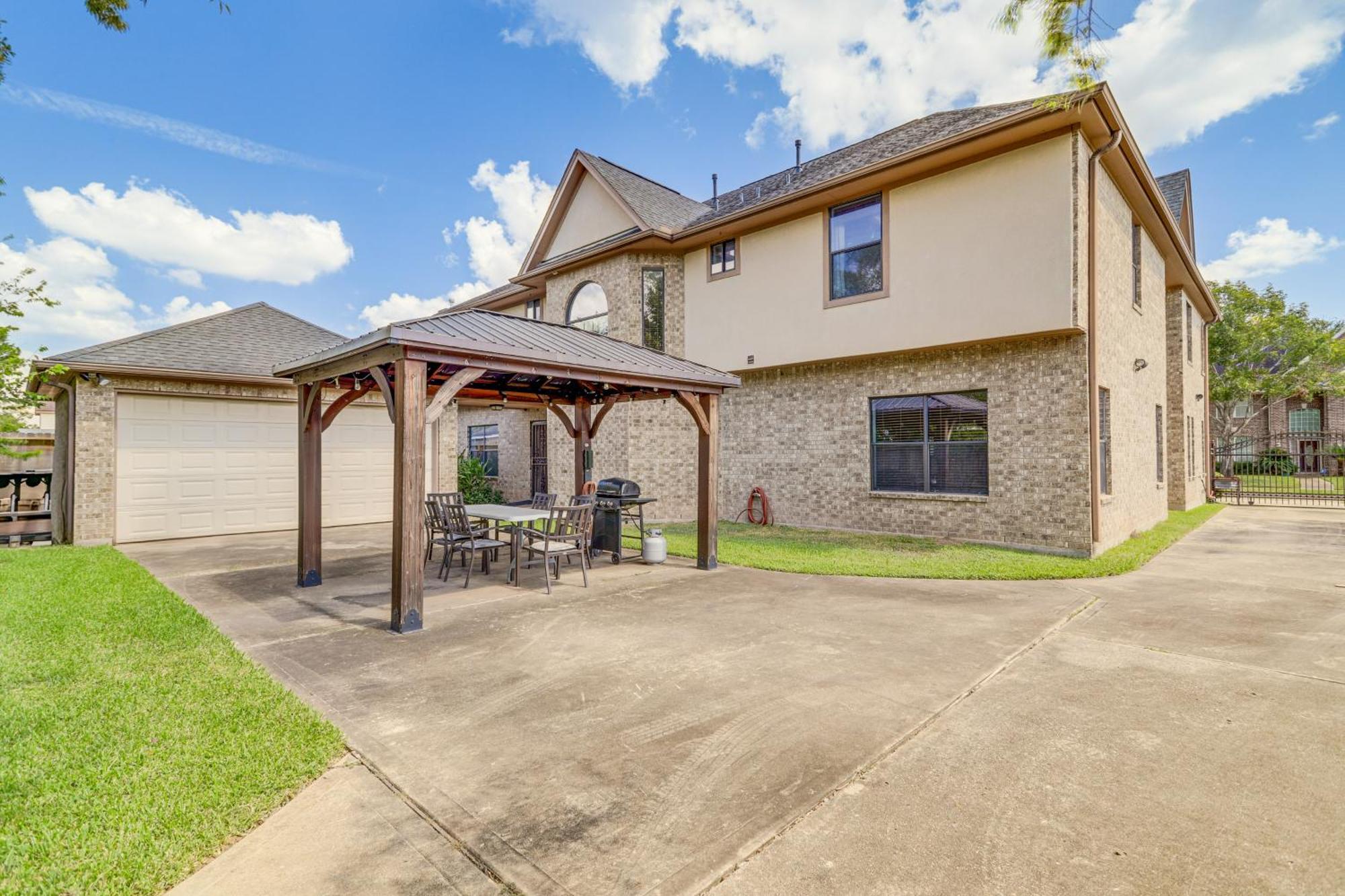 Elegant Houston Home With Gazebo And Game Room! Kültér fotó