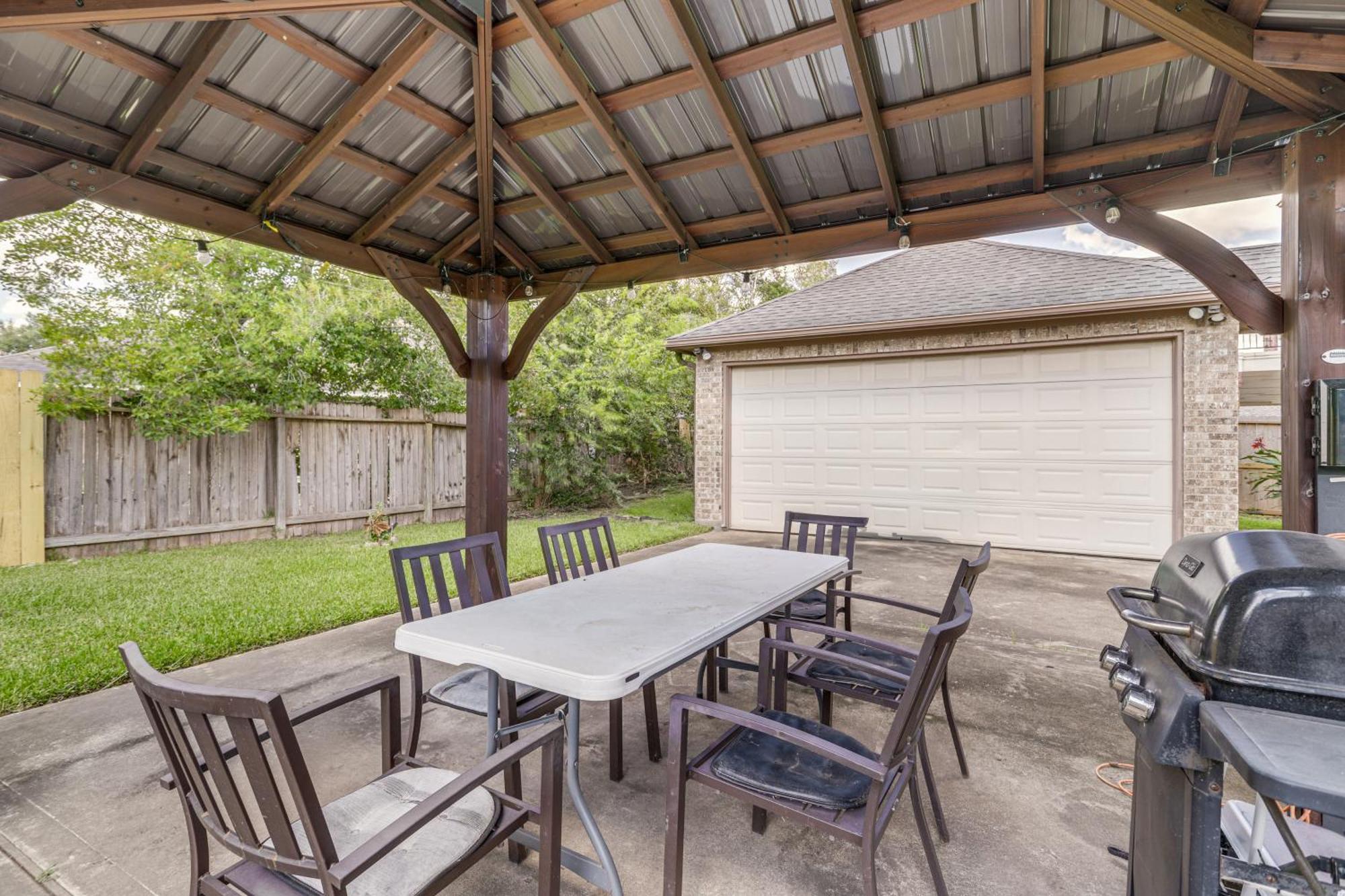 Elegant Houston Home With Gazebo And Game Room! Kültér fotó